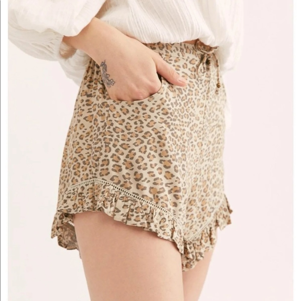 Spell & The Gypsy Frankie Shorts Size small